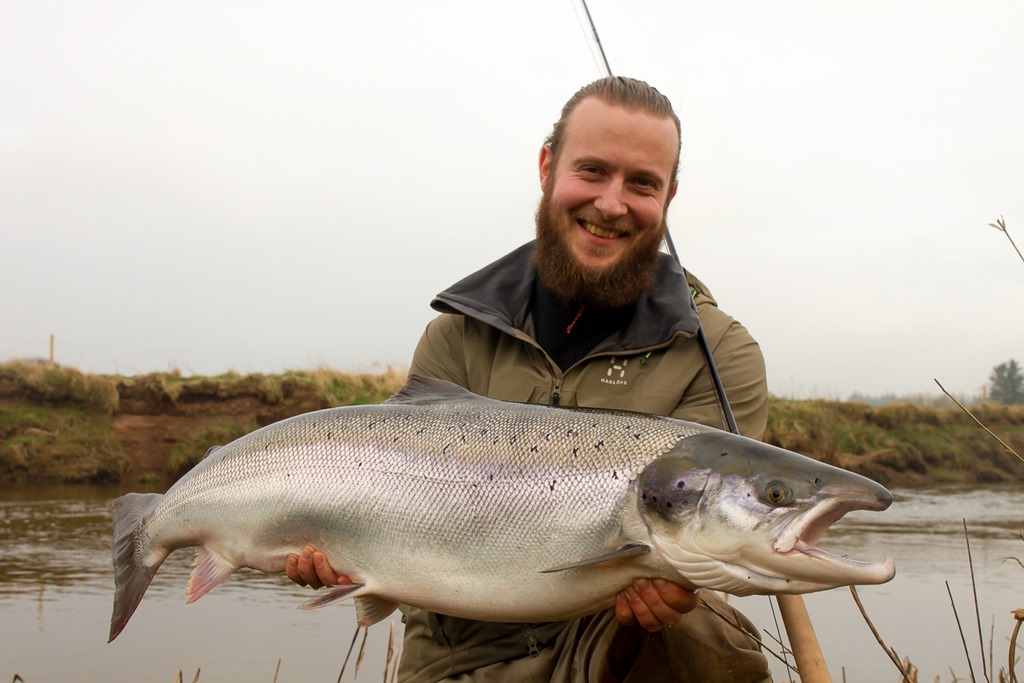 Opening day salmon – and something about dress code - Ahrex Hooks