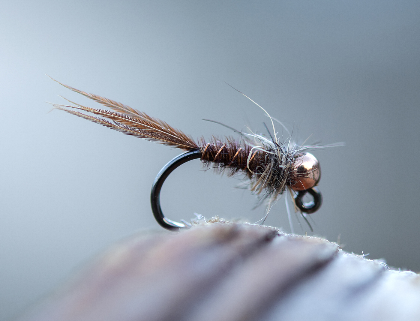 SHADOW Bomber Tail-Brown Hackle Fly Black (Size: 6)